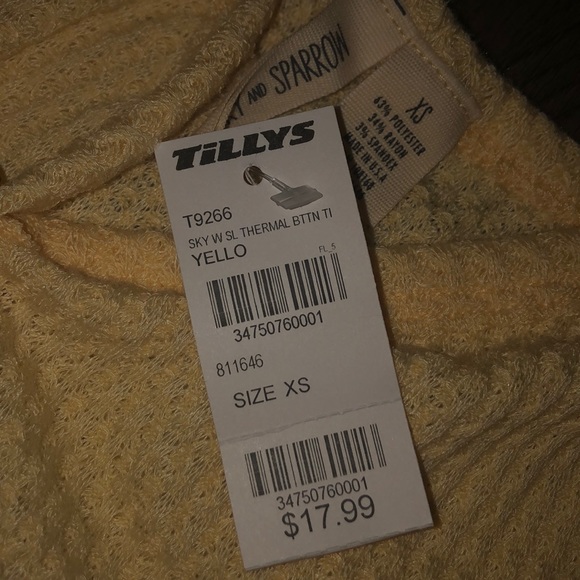 yellow button up tank - Picture 3 of 4